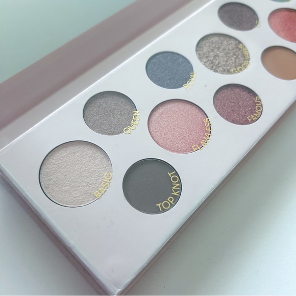 NWOB Quo Ooh La La Eyeshadow Palette - Picture 4 of 5